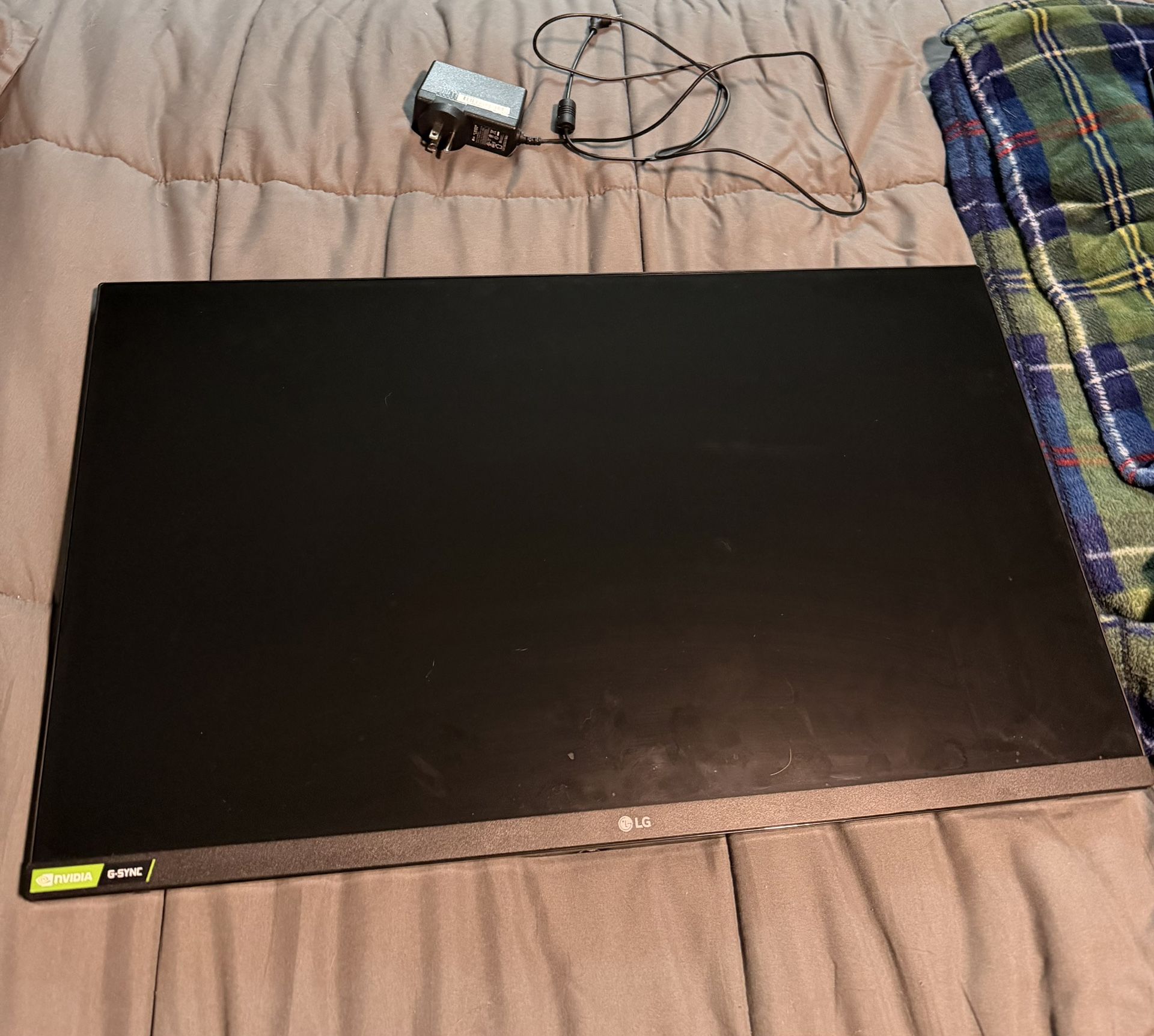 27 Inch LG Monitor WITHOUT STAND