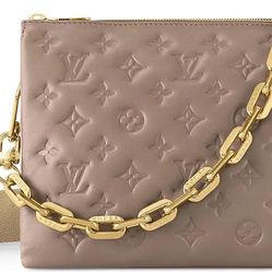 Leather Louis Vuitton Purse And Wallet