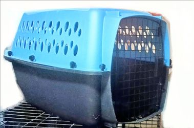 Small to Medium pet carrier airline certifed