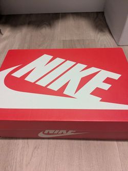 Womans Nike Air Max Correlate Sneakers