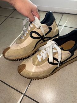 Loewe tan sneaker shoe size 39
