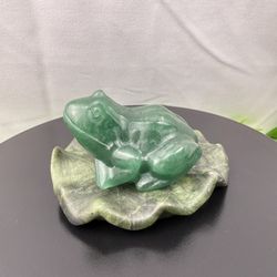Crystal Aventurine Frog on Lilypad 