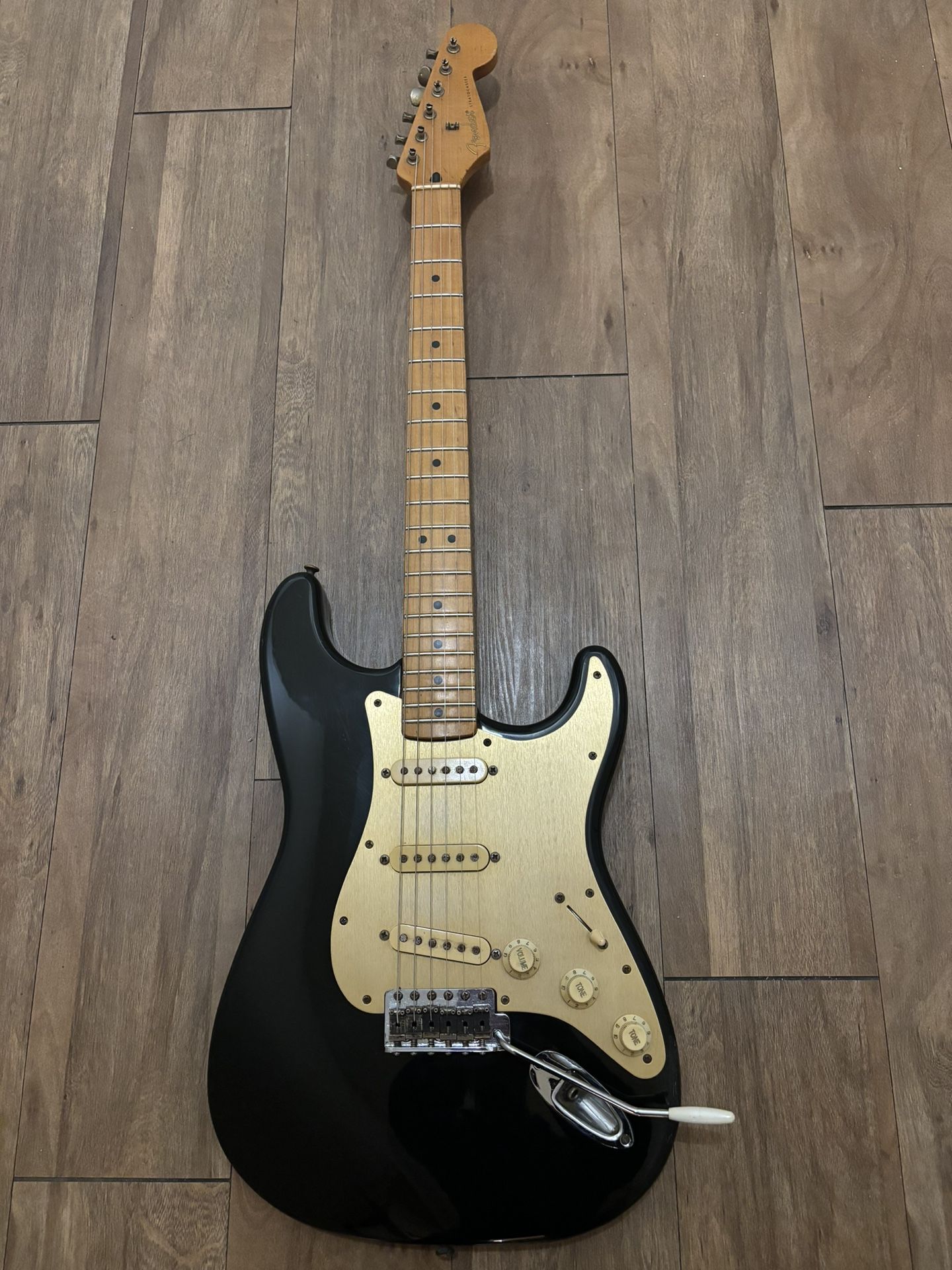 Stratocaster 1994 Relic Fender MIM / Anodized Gold Pickguard With Vintage Japan Electronics