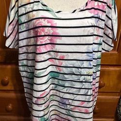 Avenue Size 22/24 Black Striped And Flowered Tunic