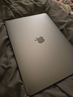 2020 Macbook Pro A2251  i5,16Gb,1Tb SSD,13” LCD, AC Charger, Grade A Excellent,Space Gray Color, Office 2022 for Awesome Promo Now
