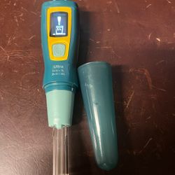 Steripen Ultra UV light for backpacking 