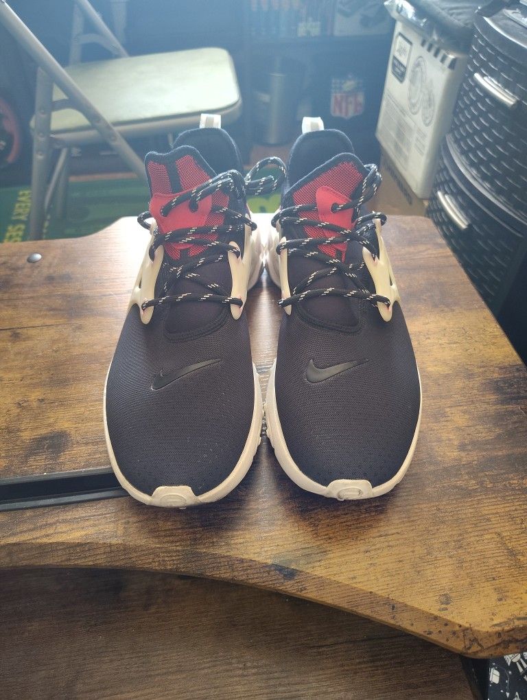 Nike React Presto Black Phantom Red Size 10.5