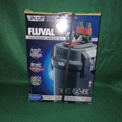 207 Fluval Aquarium Canister Filter   And Driftwood 
