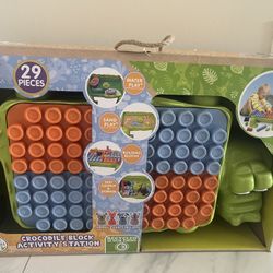 Crocodiles Block Activity Station 29 Pieces