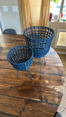 Plant baskets