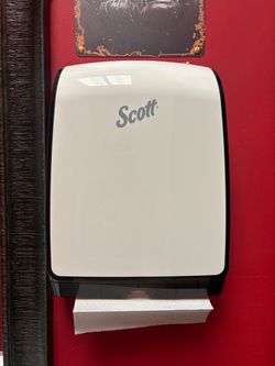 Scott Paper Towel Dispenser and Towels