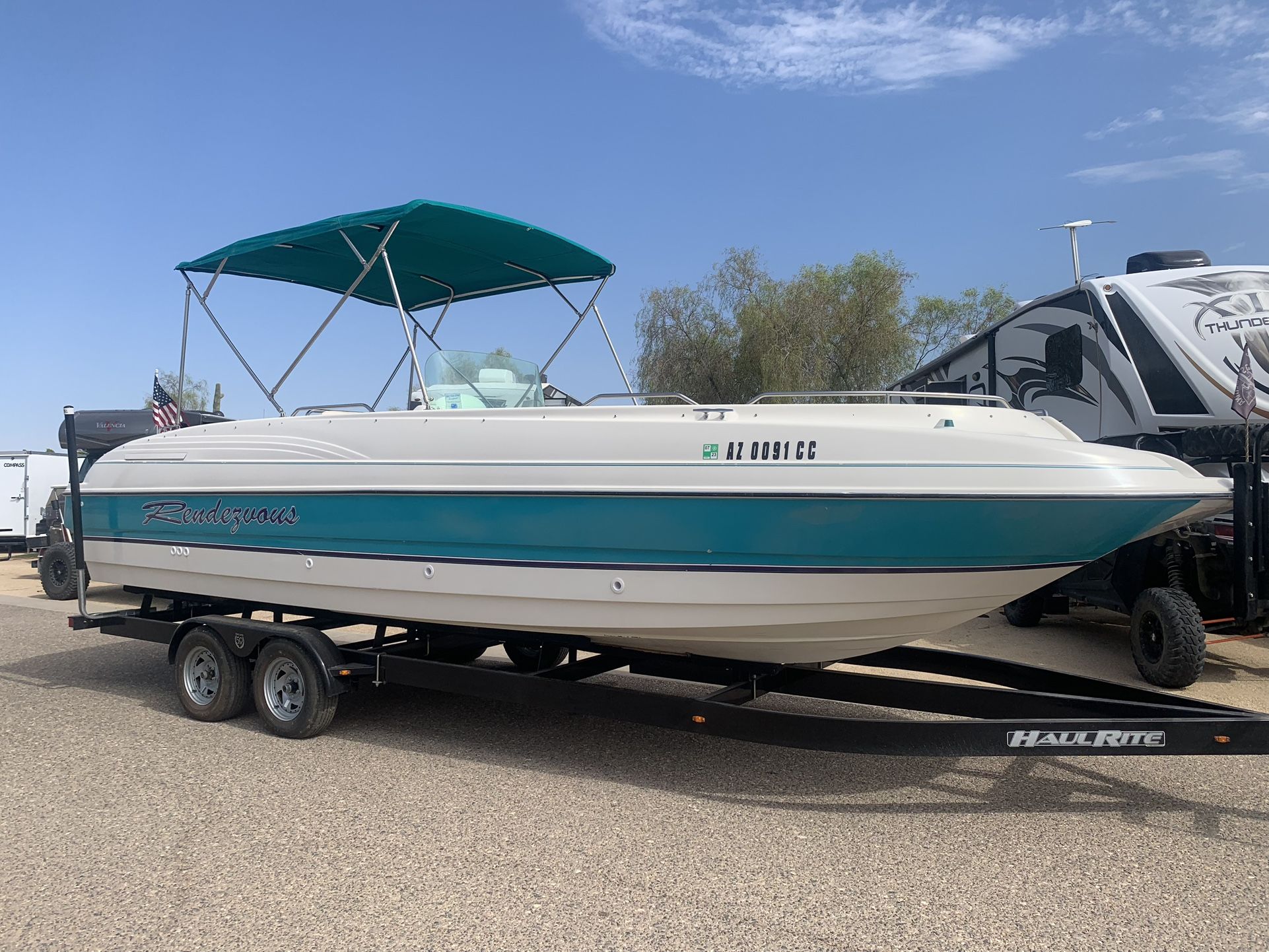 1996 Bayliner Rendezvous Deck Boat