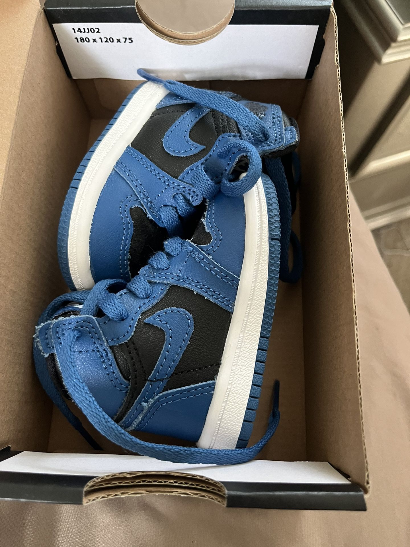 Jordan 1s Baby Size 2