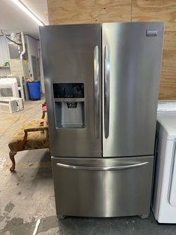 FREE Delivery! Frigidaire Gallery 21.9 Cu. Ft Counter Depth Refrigerator For Sale