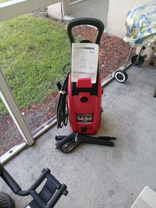   PRESSURE WASHER.