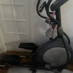 ELLIPTICAL EXERCISE MACHINE
