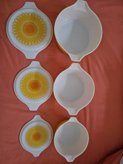 S/3 Vintage Pyrex Casserole Dishes W/ Lids