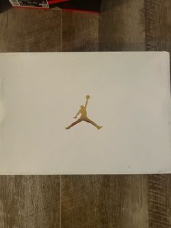 Woman’s Air Jordan 1 Mid Size 6