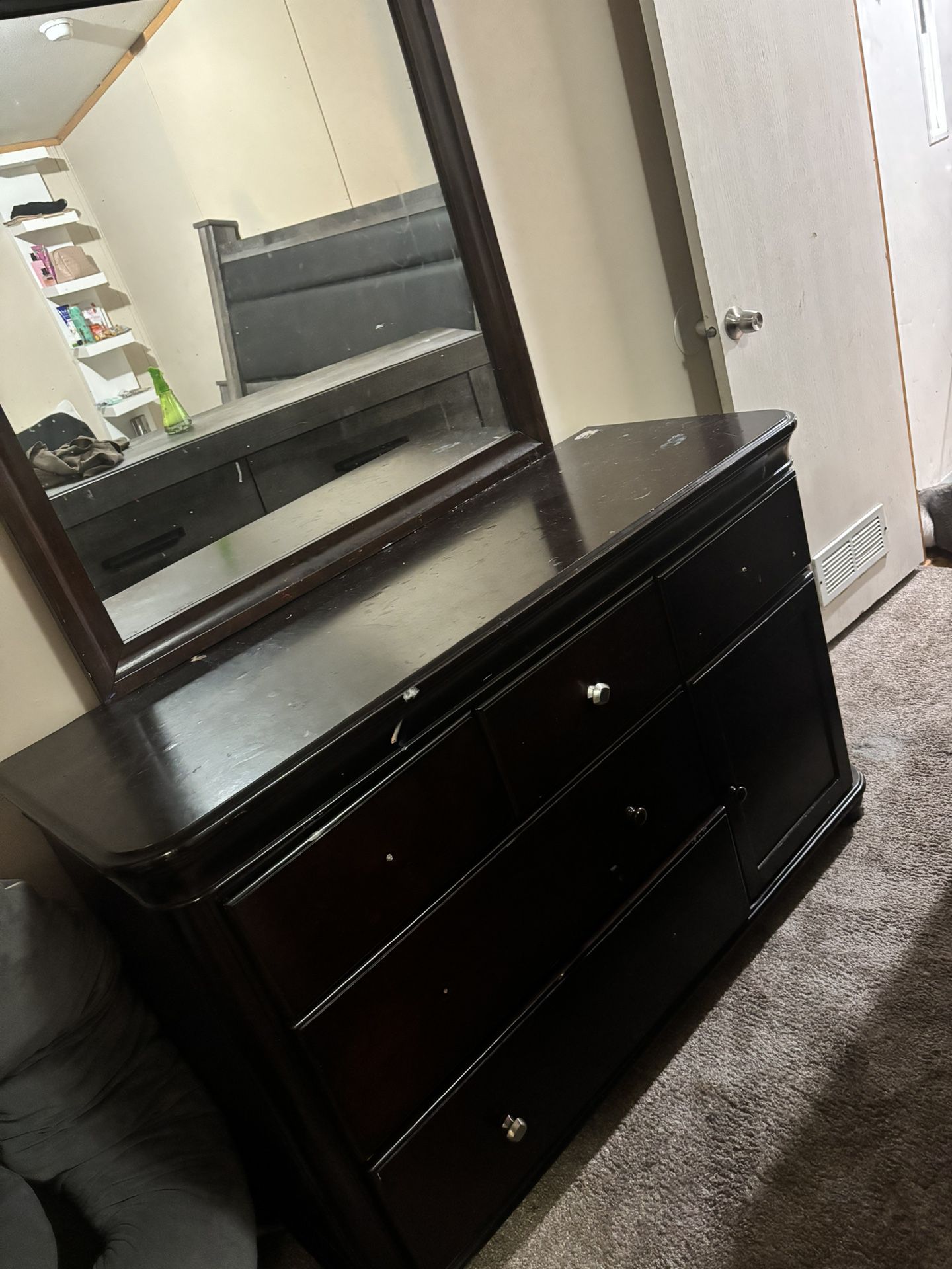 Used Dresser With Mirror 