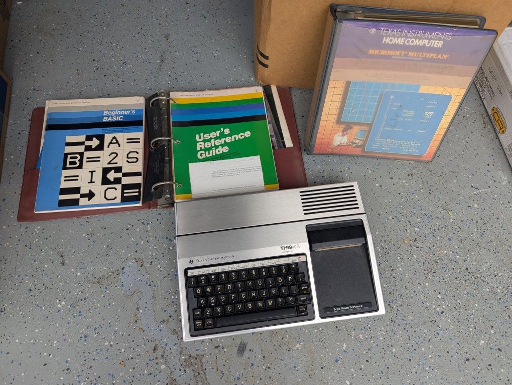 Vintage Texas instruments TI 99/4A Computer
