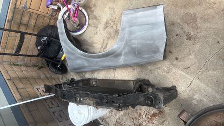 Buick regal hood fenders core support