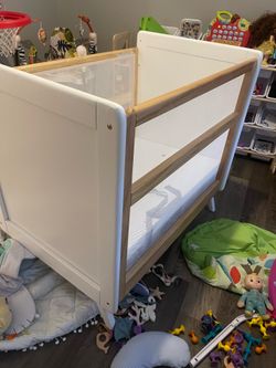 HALO Breathable Mesh Wood Crib