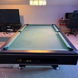 9ft Pool Table Can Deliver And Install new Felt included 