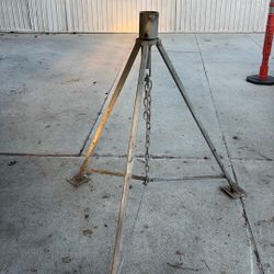 Tri-pod For A 5 Wheel 