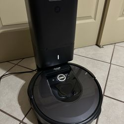 iRobot Roomba i7+ with Extras