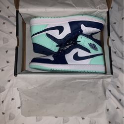 Air Jordan 1 Mid