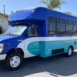 2014 Ford E350 Bus/Cutaway Van RV