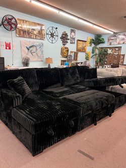 🔥Hot Deal🔥Brand New Two Chaise sectional with pull out bed $1099, payment available, Delivery Available
