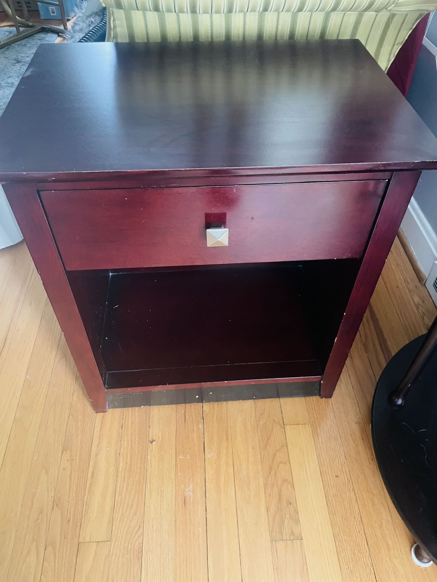 2 Mahogany Wood Bedside Tables
