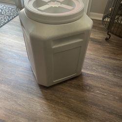 🐾 Airtight Dog Food Storage Container – Durable & Clean!