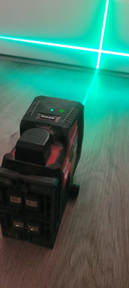 Milwaukee Laser