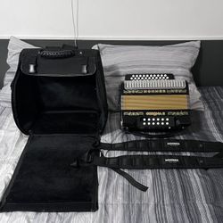 Hohner Accordion Corona ii