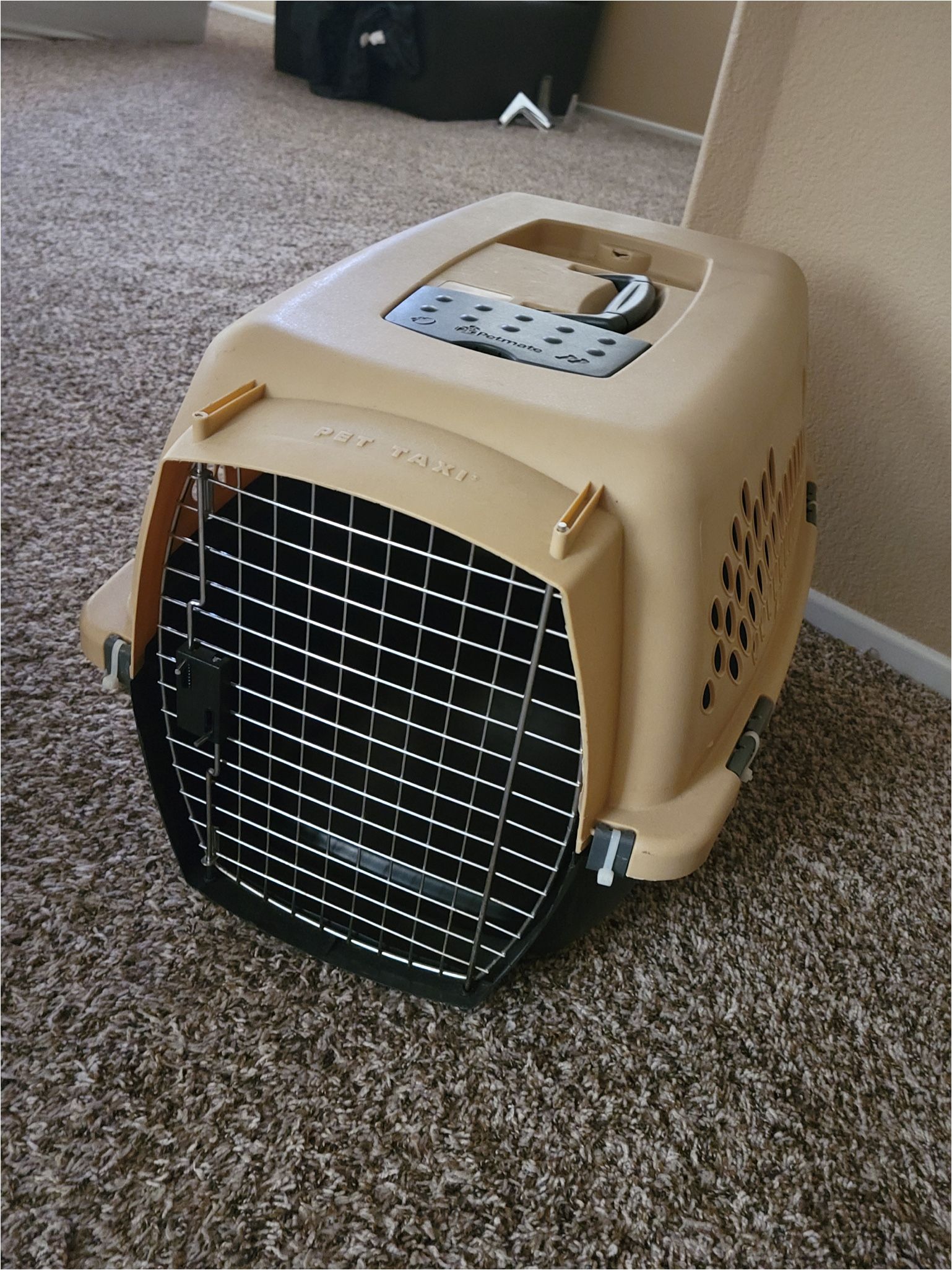 Animal Crate / Carrier