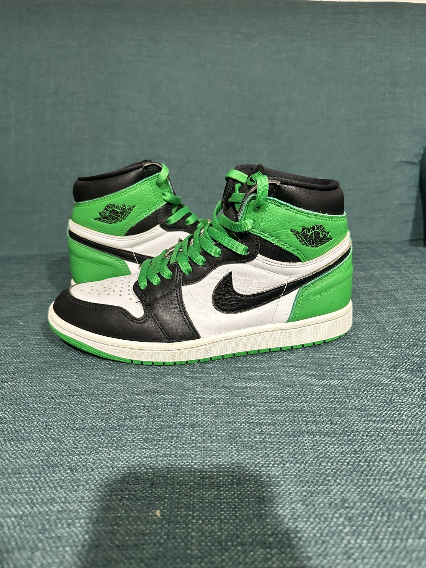 Nike Air Jordan 1 Retro High OG “Lucky Green” – Size 8