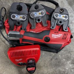 2473-22 M12 Milwaukee 1/2"-1" ProPress kit