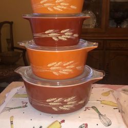 Pyrex Set of 4  “ Autumn Harvest “. Casseroles with LIDS... # 472-B, 473-B, 474-B, 475-B. All in Excellent Condition. 