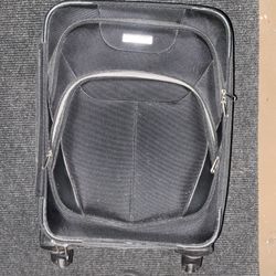 Used Carry on luggage in great shape! 