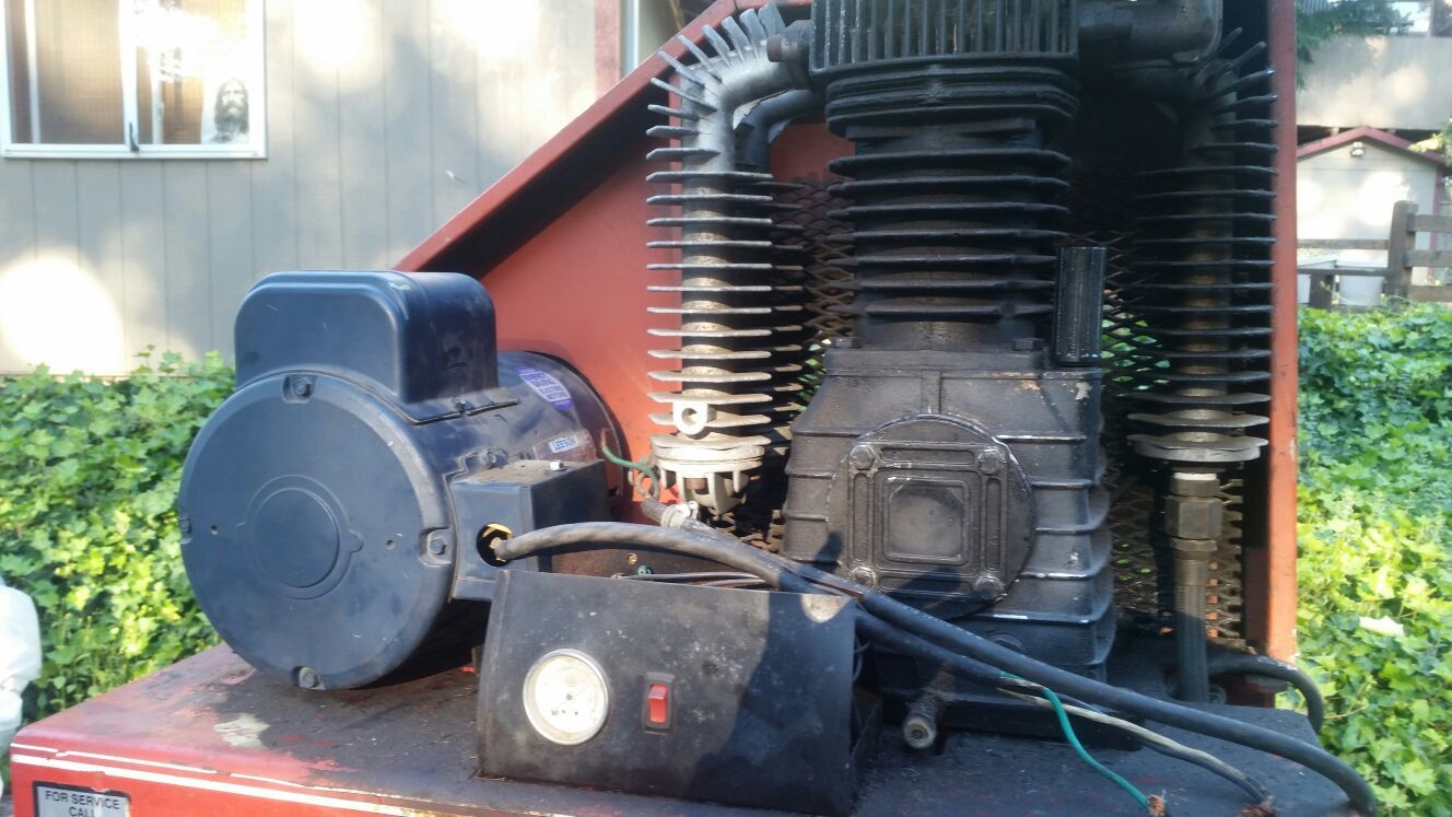 Snap onbig red 80 galling air compressor for Sale in Puyallup, WA OfferUp