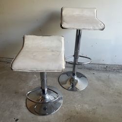 Set of 2 Adjustable Swivel Bar Stools – Hydraulic Height Adjustable