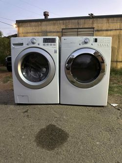 LG washer and dryer laundry set