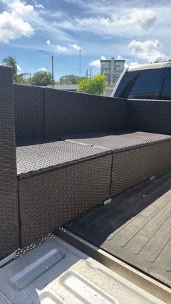 Outdoor coutch