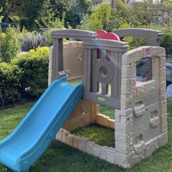 Step2 woodland climber with slide Playset