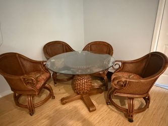 4 chairs table