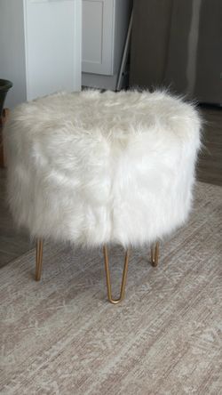 White fur stool for vanity
