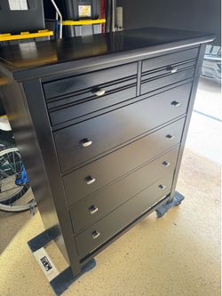 Dresser