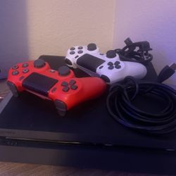Ps4 And 2 Controllers 